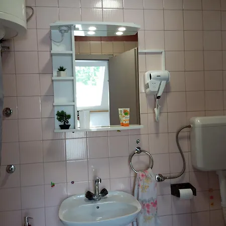 Emelica Apartment *